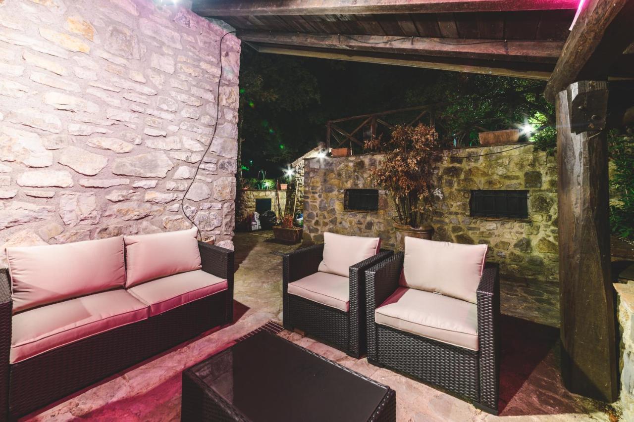 Villa Bog - Villa Con Piscina E Campo Da Tennis 皮加罗 外观 照片